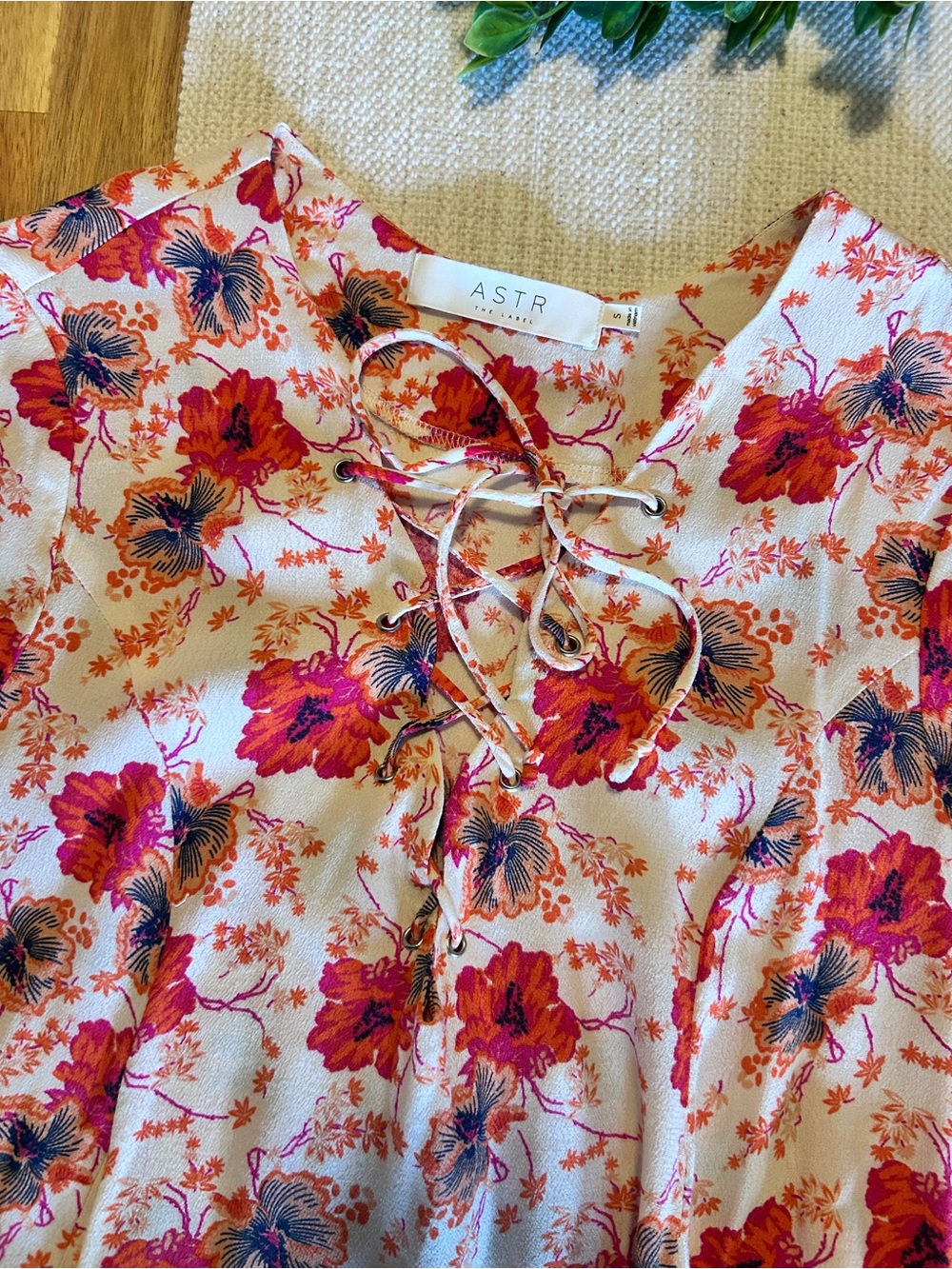 Anthropologie ASTR The Label Red Poppy Floral Lace Up Boho Babydoll Mini Dress